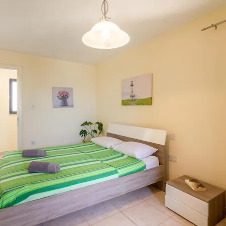 Apartment Penthouse Tower Court - Happy Zurrieq