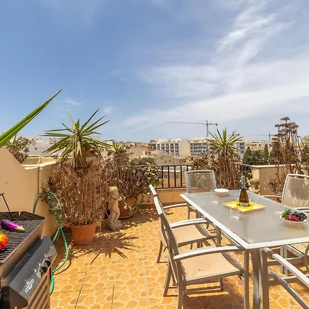 Penthouse Tower Court - Happy Apartment Zurrieq
